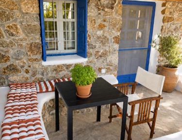 Studio with Garden View