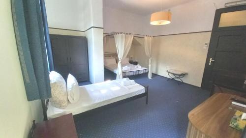 Triple Room with Mountain View
