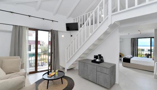 Grand Suite with Loft and Pool View