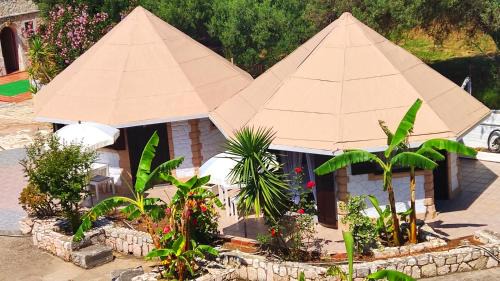 Bungalow with Garden View