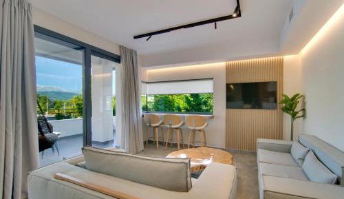 Apartment with Lake View