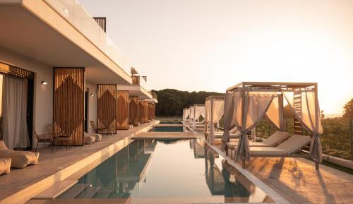 Superior Double Room with Sea View and Sharing Pool