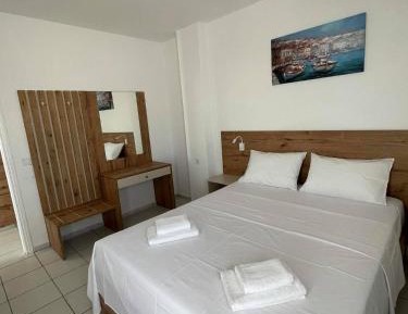 Economy Triple Room