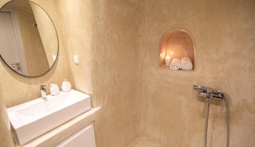 Luxury Cave Villa with Plunge Pool, Sea & Sunset View