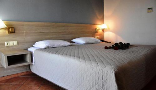 Economy Triple Room