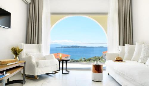 Romantic Loft Suite with Panoramic Sea View