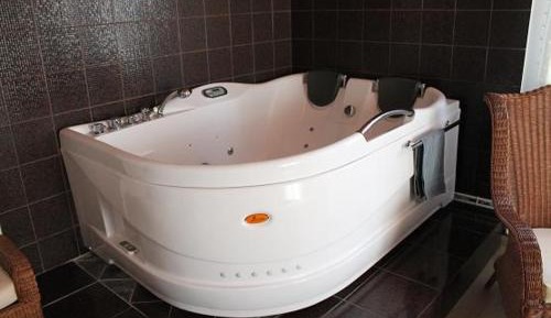 Double Room with Spa Bath