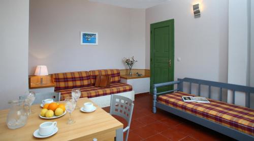One-Bedroom Apartment (4 Adults) with Sea View