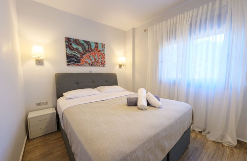 Voia Villa | OLD OLIVE TREE COTTAGE