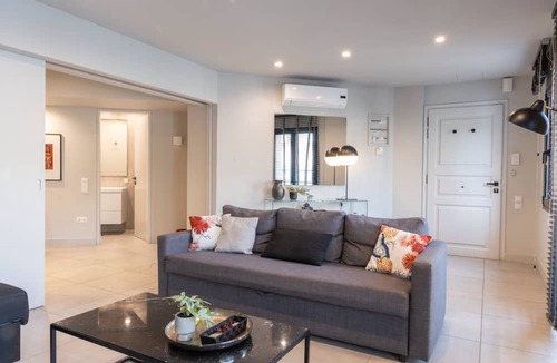 Psirri Apartment | Superb Central Athens Suite With Rooftop Perfect for 5 Guests 85sqm