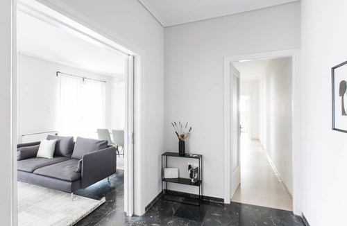 Marousi Apartment | Spacious Apartment near HELEXPO