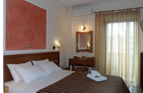 Loutra Ypatis Hotel | Prigipikon Suites & Lofts
