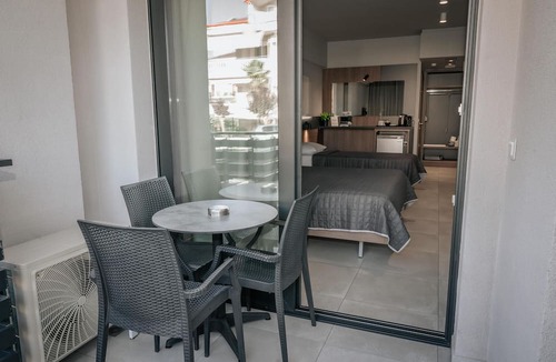 Katerini House | Elizabeth Queen Luxury Rooms