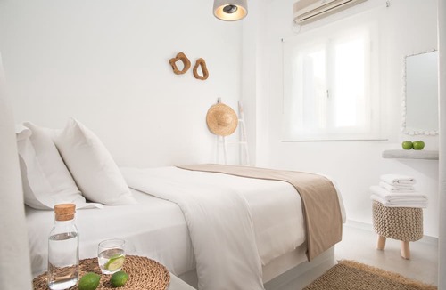 Apollonia House | Perla Suites - Delmar Collection