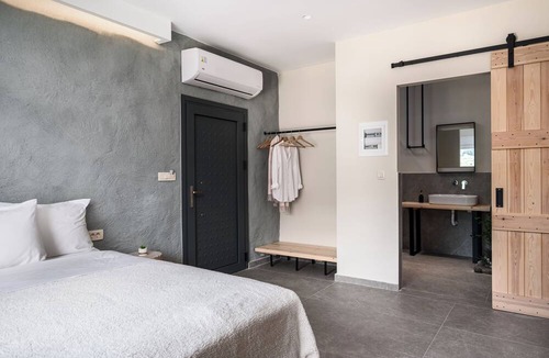 Central Tzoumerka Hotel | Gefiri Plakas Hotel