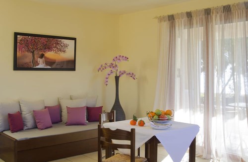 Plepi House | Makis Inn Resort