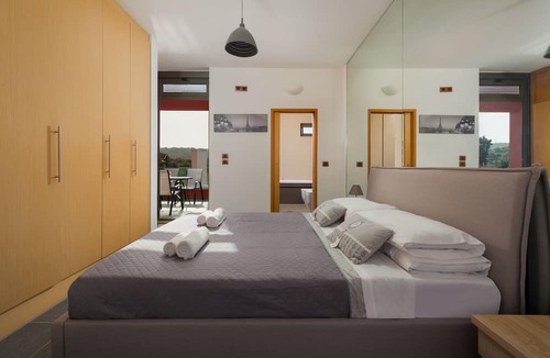 Ixia Villa | Almond Villa