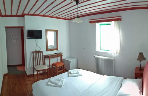 Mikro Papigko House | Guesthouse IRO