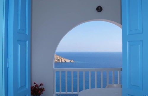 Ios Hotel | Petradi Hotel