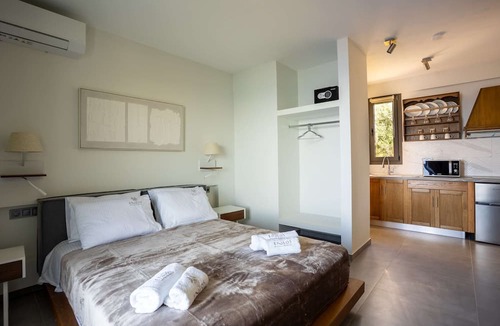 Koroni Apartment | Eneos Boutique Residence - Koroni Garden Gem