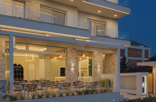 Ioannina Hotel | Swan Lake