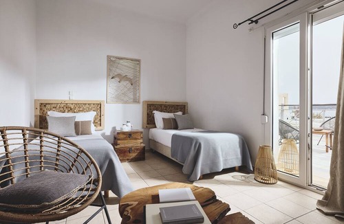 Adamas Hotel | Capetan Giorgantas