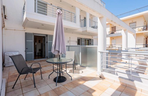 Filiatra Apartment | Cozy Studio w Balcony in the Center of Filiatra