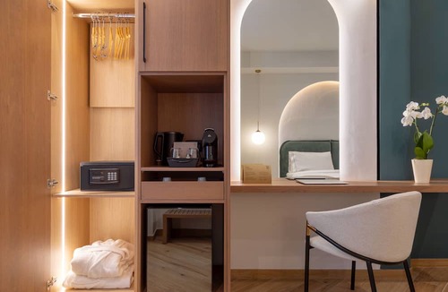 Volos City Centre Hotel | 1910 Legacy Hotel