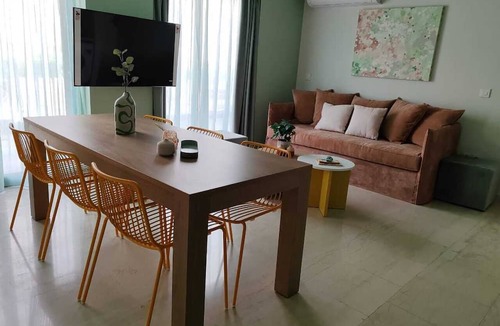 Mets Apartment | Spacious 3-bedroom apartment in charming Athina with WiFi, fitness room