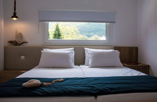 Olympiada Apartment | Aristotelia Gi Ikies - Cozy Poolside Nest