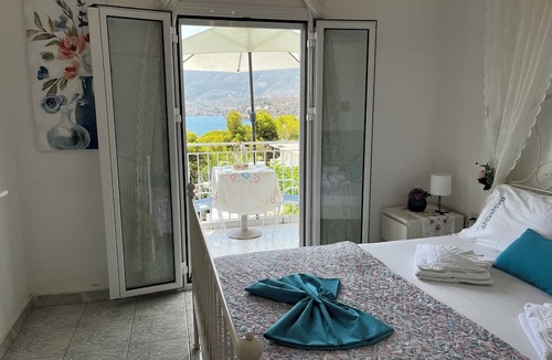 Poros House | Lions Apartments