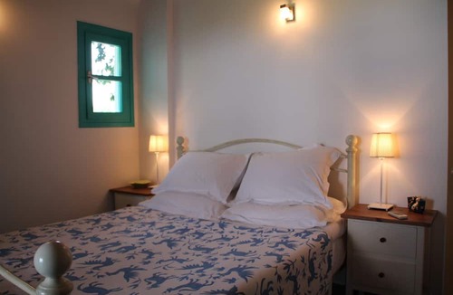 Kompi House | Icon Painter Villa 'Peroulia 4