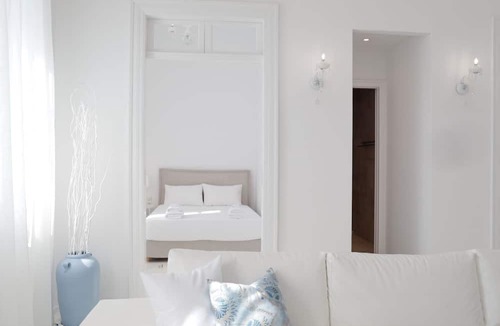 Ioulida House | Elegant White, in the heart of Ioulida on the island of Kea