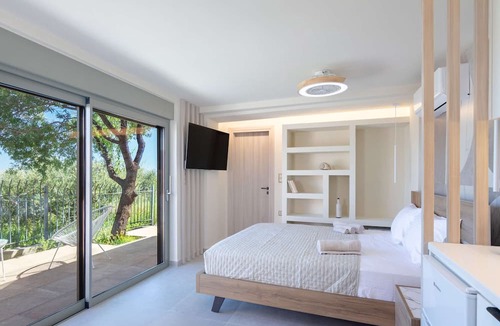 Pylos-Nestoras Apartment | Assini Estate - Pet Friendly Studio With Pool