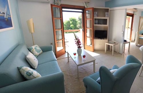 Agia Paraskevi Hotel | Magic Hotel