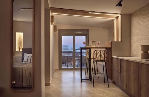 Zakynthos Town Apartment | Laura Suites