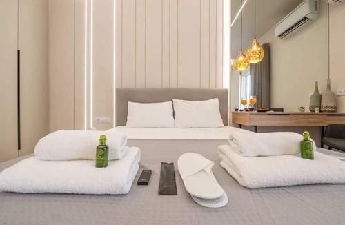Monastiraki Apartment | Apt with Bathtub-Acropolis view!, Apartment