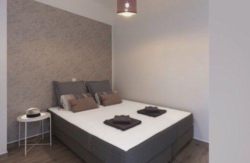 Neos Kosmos Apartment | Leontiou22 1L · Athenian 2bdr apartment with sunny