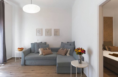 Neos Kosmos Apartment | Leontiou22 1L · Athenian 2bdr apartment with sunny