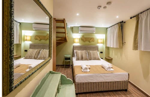 Plaka Apartment | Ipelhome Plaka Boutique Apartments