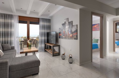 Petaloudes Apartment | Villa Divina