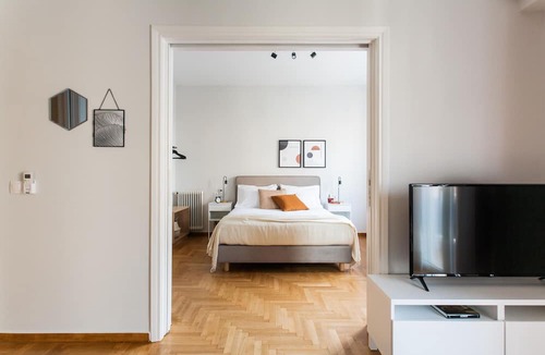 Athens City Centre Apartment | Stylish 2BD Apartment in the Heart of Athens