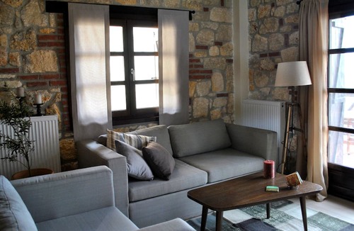 Psakoudia Apartment | Halkidiki Luxurious Stonehouses