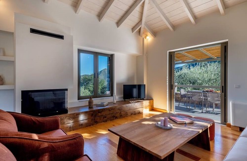 Poulithra Villa | Dio Escapes Villas