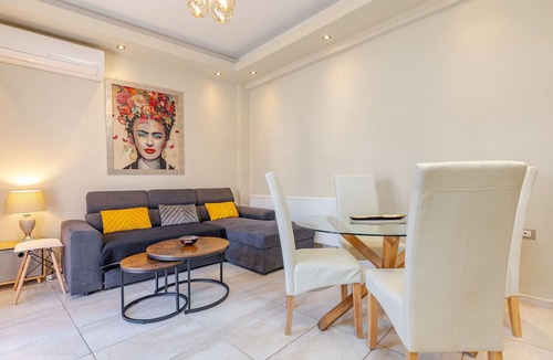 Chania Old City Apartment | Harbour - 90sqm Spacious 2-Balcony Apt in Chania Old Town Parking Available 950m