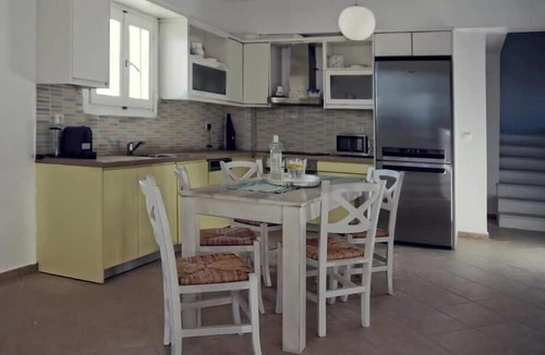 Naxos Cottage | Villa Zephyra – A Peaceful Cycladic Escape with Sea & Sunset Views