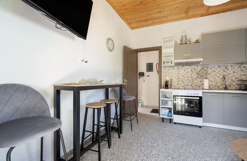 Chortata Apartment | Apartment 'Anna's House B' with Mountain View, Wi-Fi and Air Conditioning