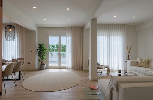Monastiraki Apartment | Acropolis View Plunge Pool Loft