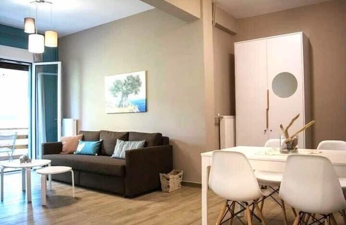 Thissio Apartment | Chic and Minimal apartment close to Thissio Metro