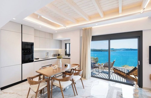 Perigiali Apartment | Nicole's Luxury Collection